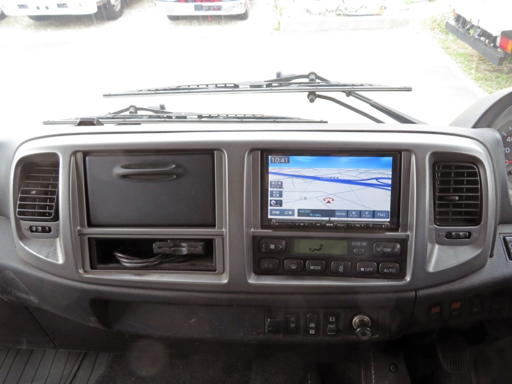 インパネ周りの状態です。|日野 レンジャー TPG-FD7JLAG(2WD)の写真26