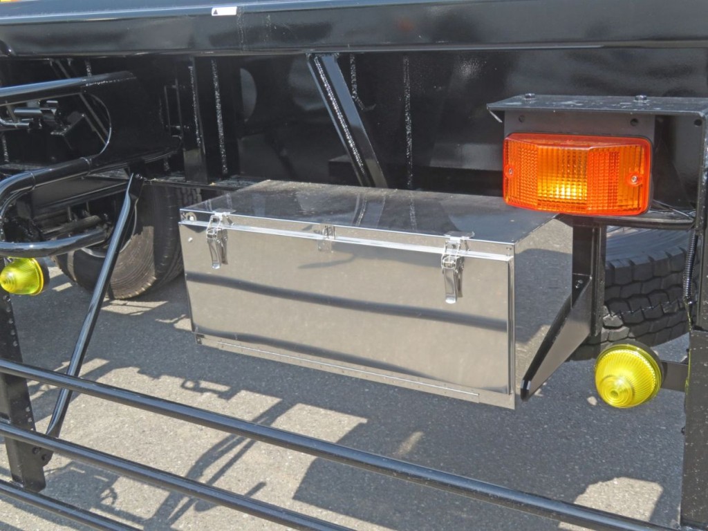 工具箱付きです。(ステンレス製です)|トレクス FFB12402の写真17