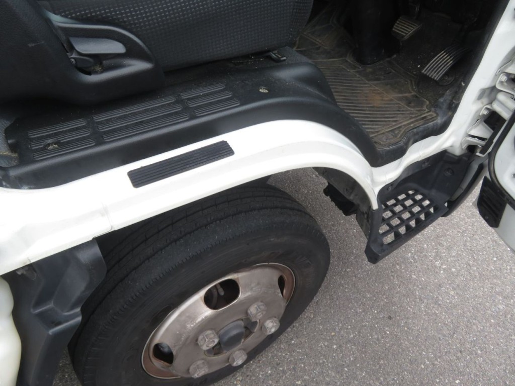 三菱 キャンター 2RG-FBA20(2WD)の写真23