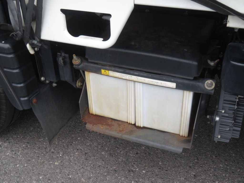 三菱 キャンター 2RG-FBA20(2WD)の写真33