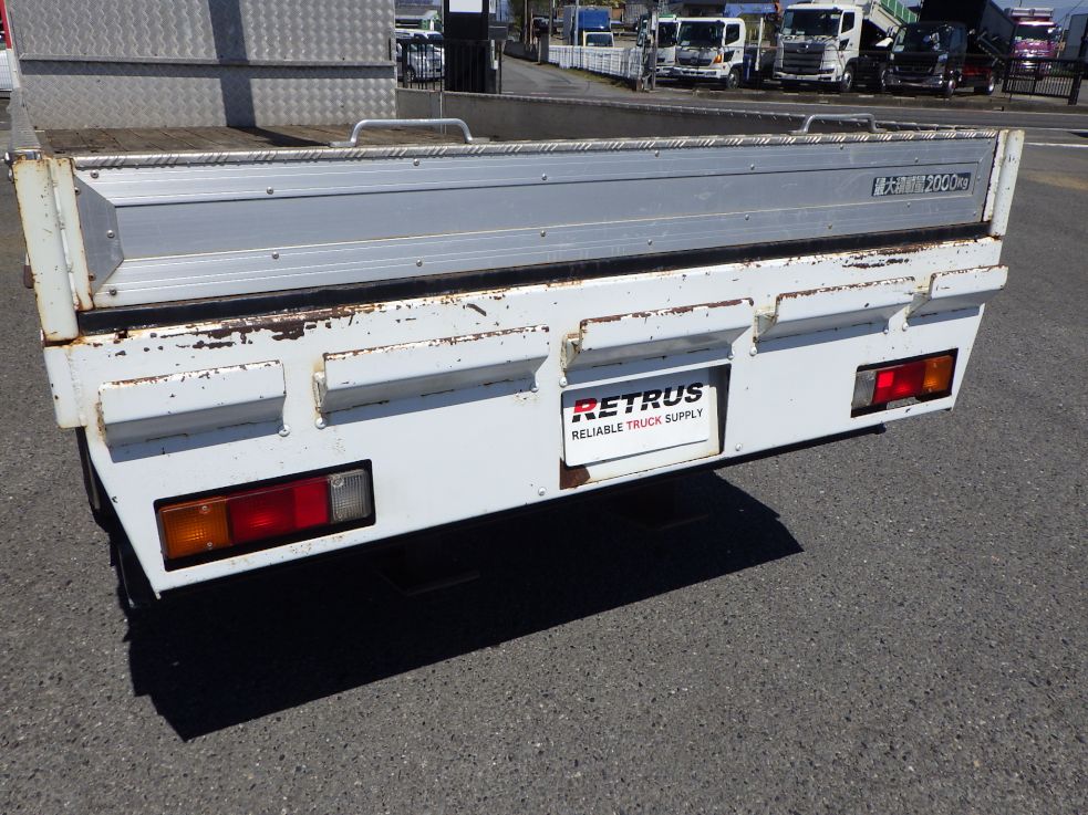 リヤアオリは差し込み式です。|三菱 キャンター TKG-FEA50の写真18