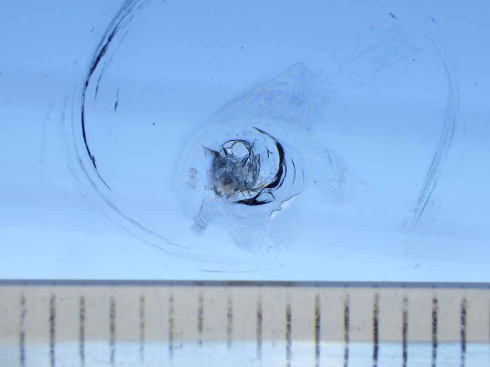 フロントガラスに飛び石キズがあります。|三菱 キャンター TKG-FEA50の写真22