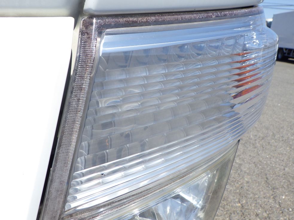 左右のレンズにクモリがあります。|三菱 キャンター TKG-FEA50の写真29