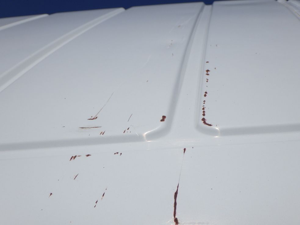 ルーフにキズ・サビ・軽いヘコミがあります。|三菱 キャンター TKG-FEA50の写真33