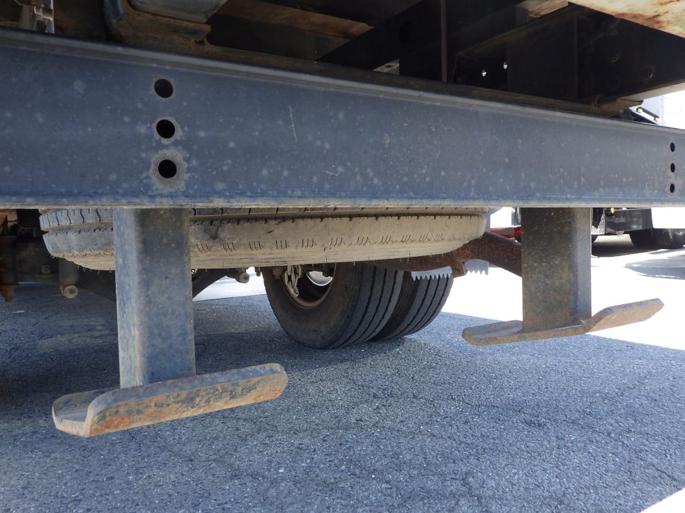 リヤバンパー・ジャッキにサビがあります。|三菱 キャンター TKG-FEA50の写真47