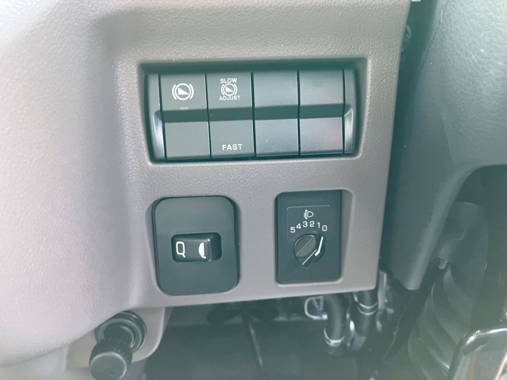 スイッチ類です。|三菱 キャンター 2RG-FBA20(2WD)の写真13