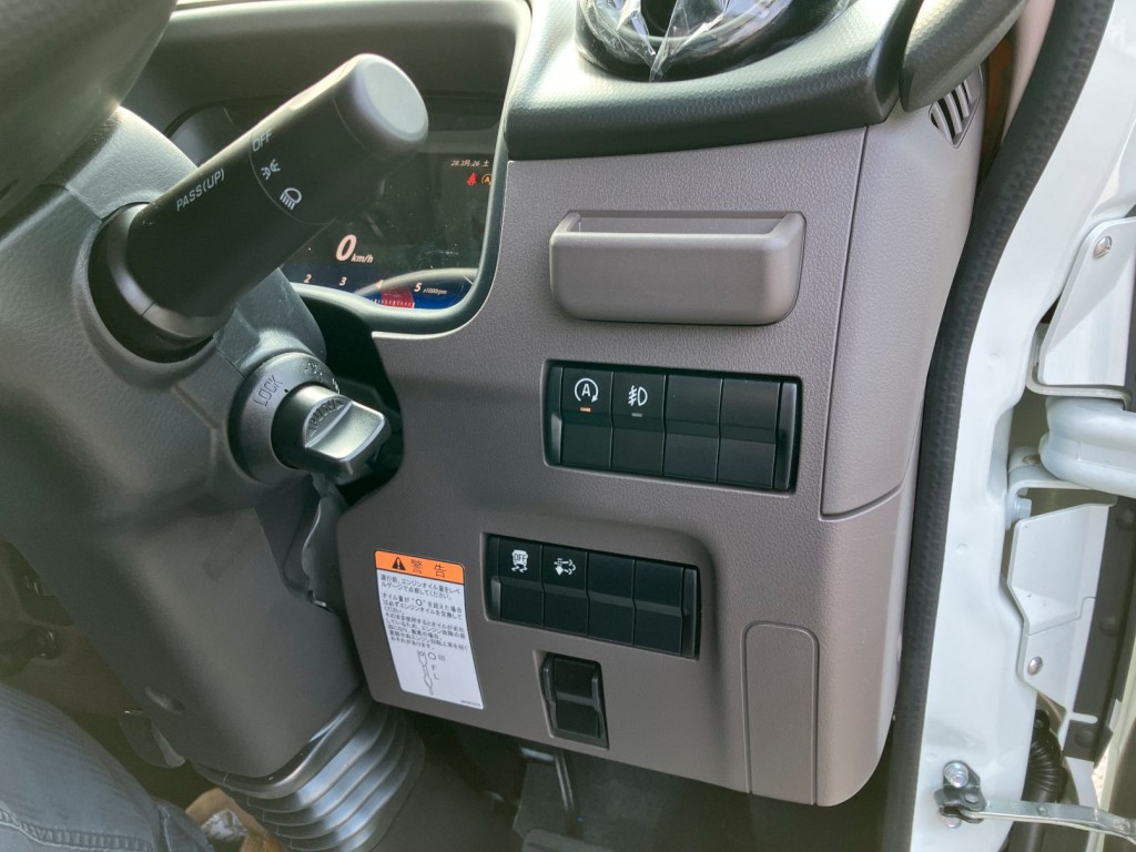 スイッチ類です。|三菱 キャンター 2RG-FBA20(2WD)の写真14
