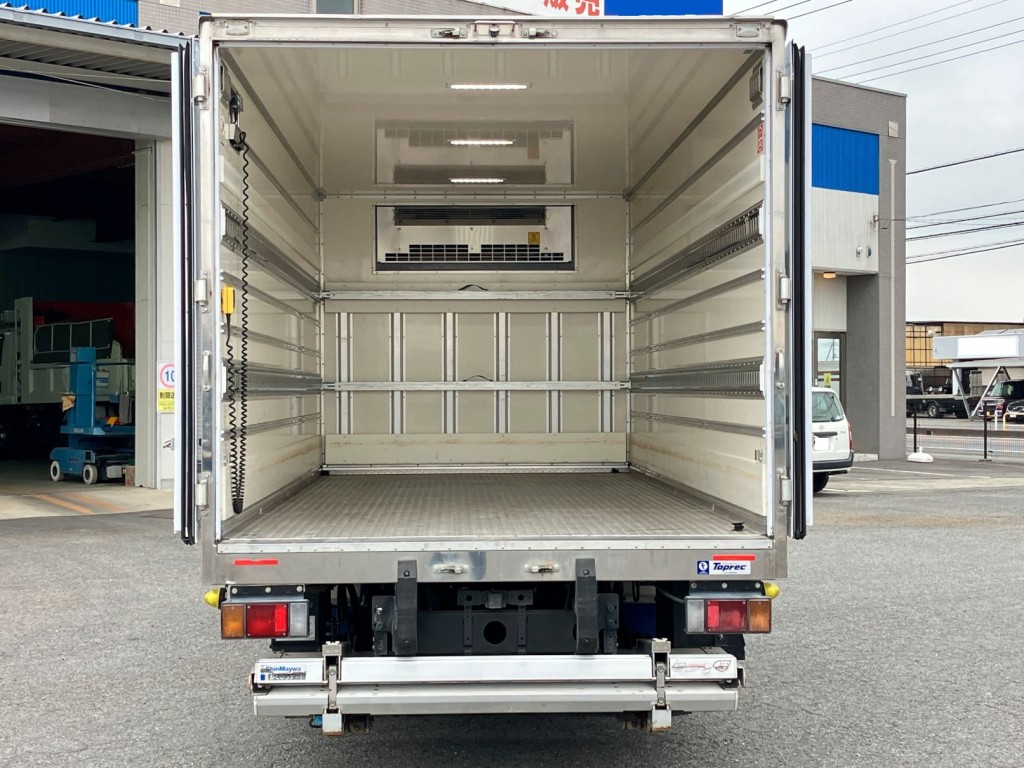 いすゞ エルフ 2RG-NPR88AN(2WD)の写真8