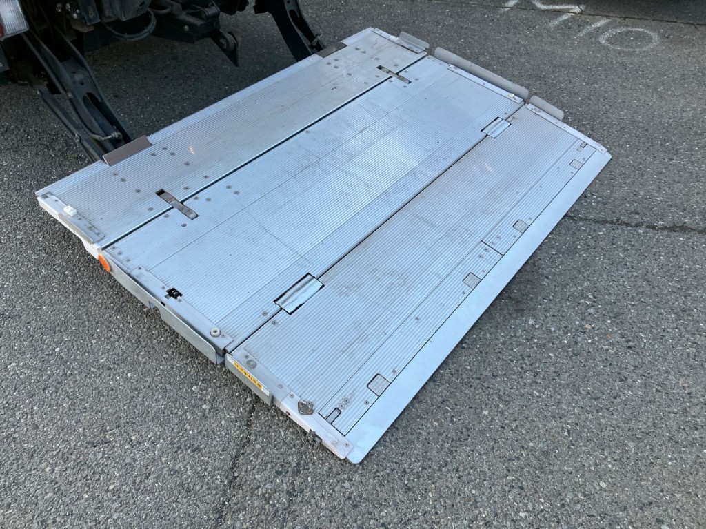 いすゞ エルフ 2RG-NPR88AN(2WD)の写真12