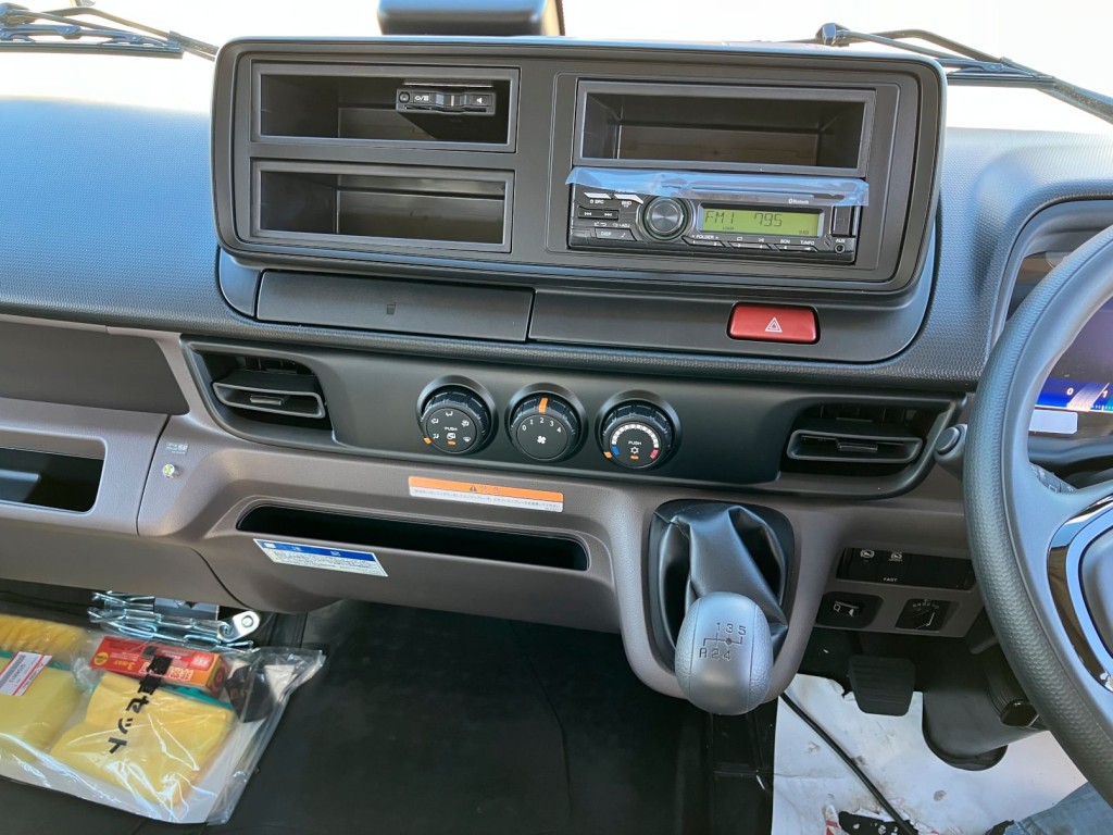 パネル周りの状態です。|三菱 キャンター 2PG-FEB90(2WD)の写真17