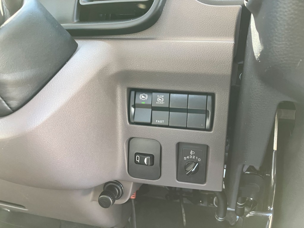 スイッチ類です。|三菱 キャンター 2PG-FEB90(2WD)の写真18