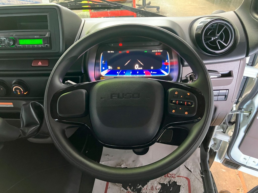 メーター周りの状態です。|三菱 キャンター 2PG-FEB90(2WD)の写真20