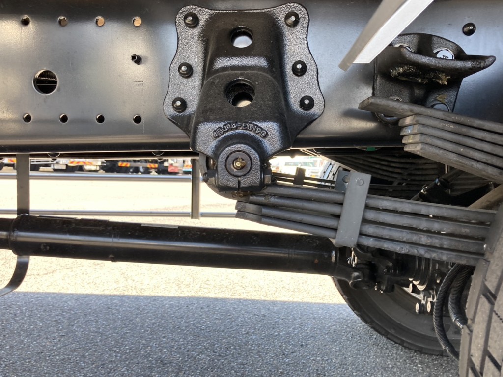 シャーシとスプリングの状態です。|日野 レンジャー 2KG-FE2ACAの写真5