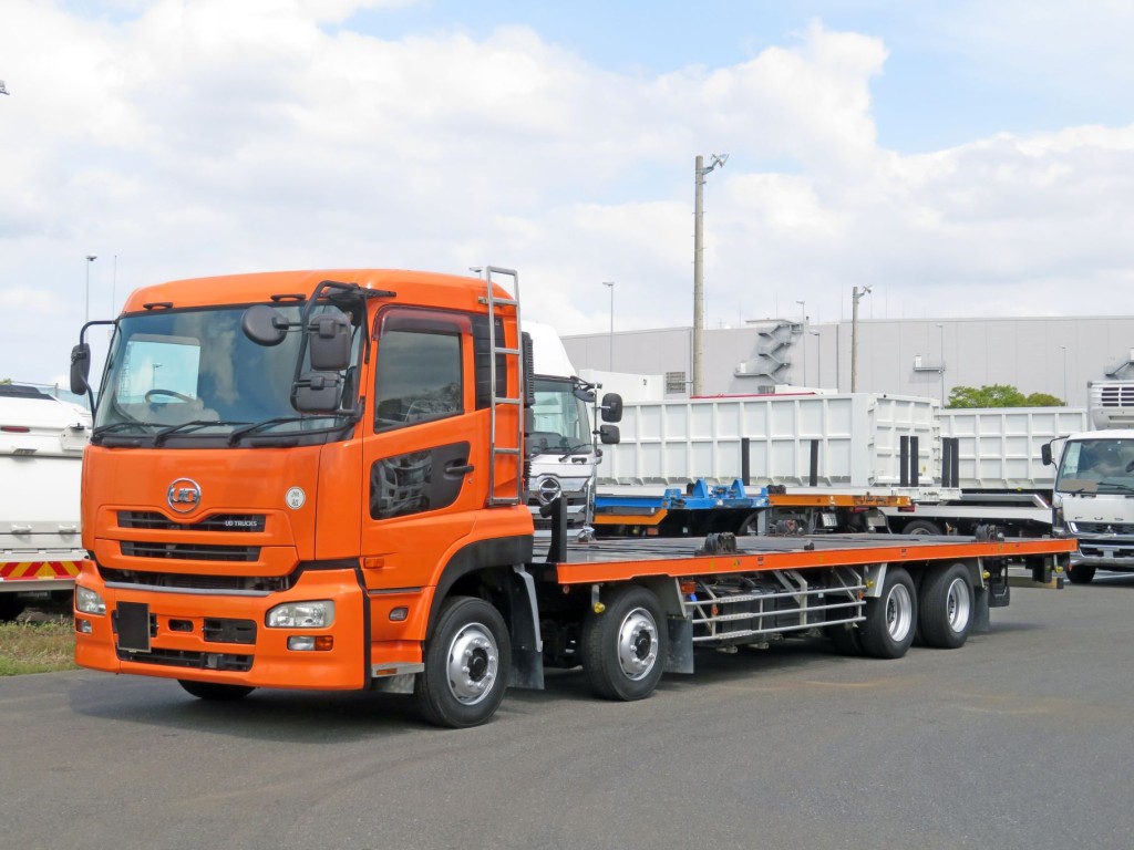 UDトラックス クオン QKG-CG5ZAの写真1