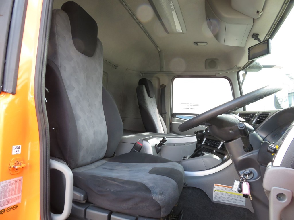 UDトラックス クオン QKG-CG5ZAの写真6