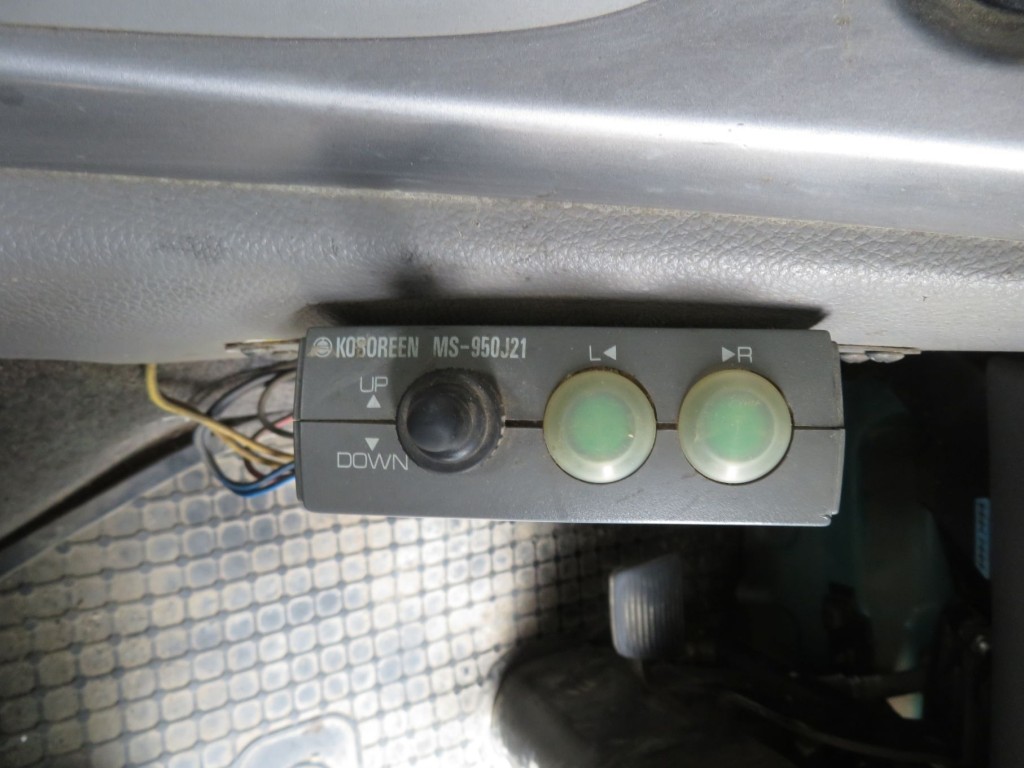 コンテナ用のコボレーン操作スイッチです。|UDトラックス クオン QKG-CD5YLの写真22