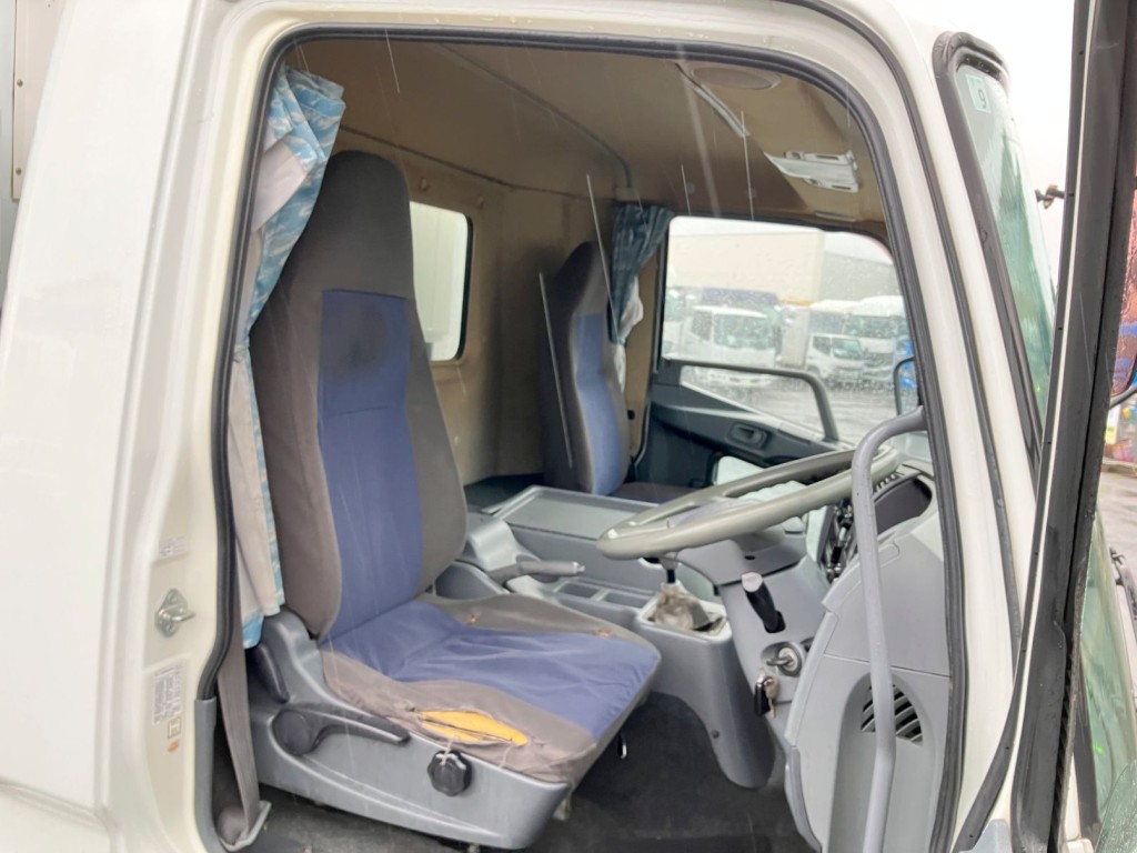 三菱 ファイター TKG-FK71F(2WD)の写真5