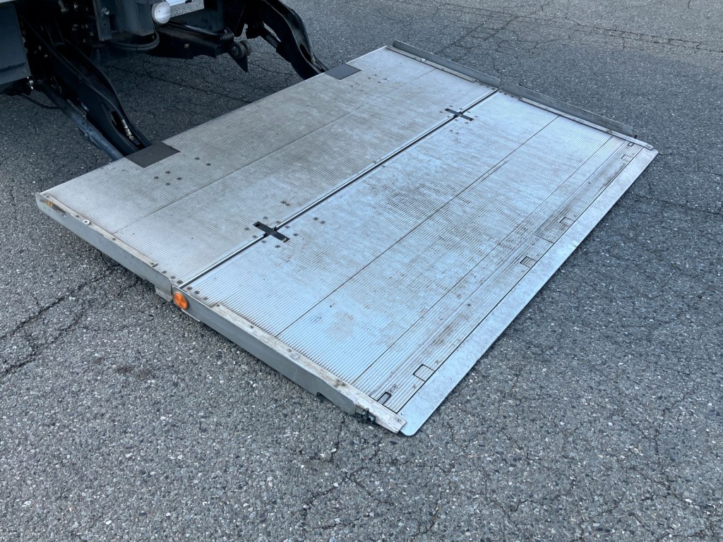 いすゞ フォワード 2PG-FTR90V2の写真12