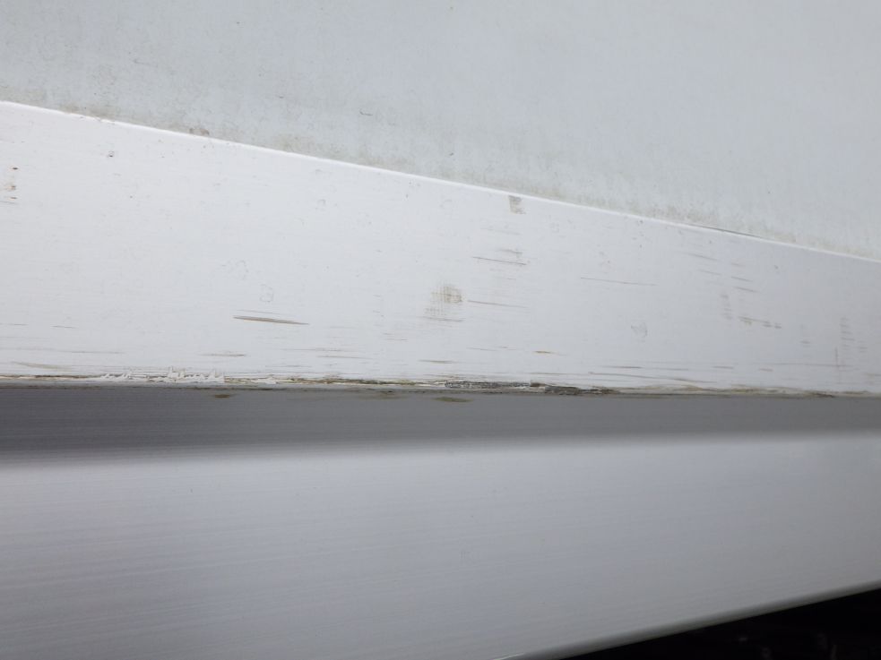 左右のサイドレールにスレがあります。|いすゞ フォワード 2PG-FTR90V2の写真34