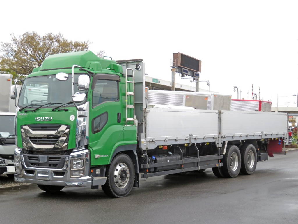 いすゞ ギガ 2PG-CYZ77Cの写真1