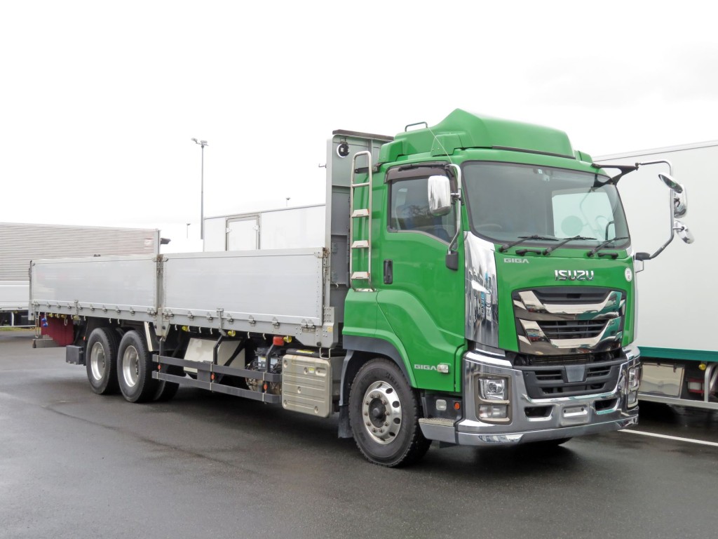 いすゞ ギガ 2PG-CYZ77Cの写真2