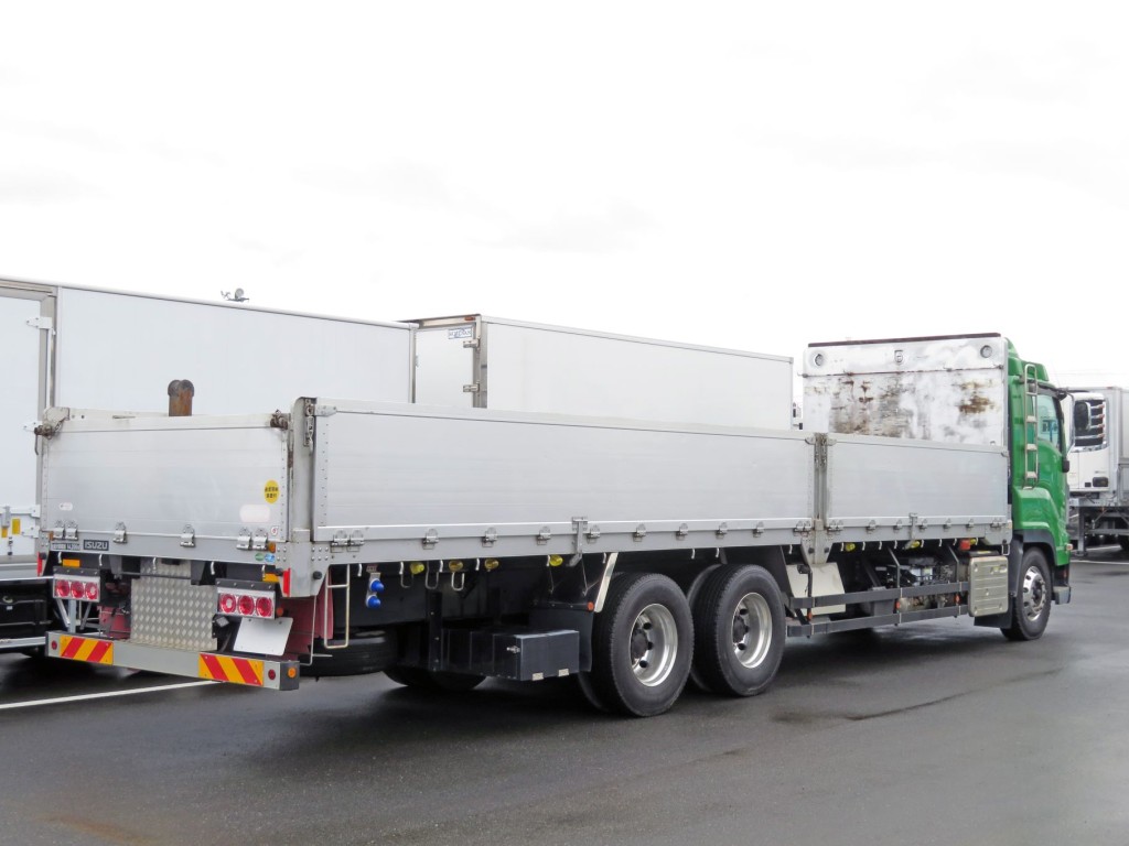 いすゞ ギガ 2PG-CYZ77Cの写真4