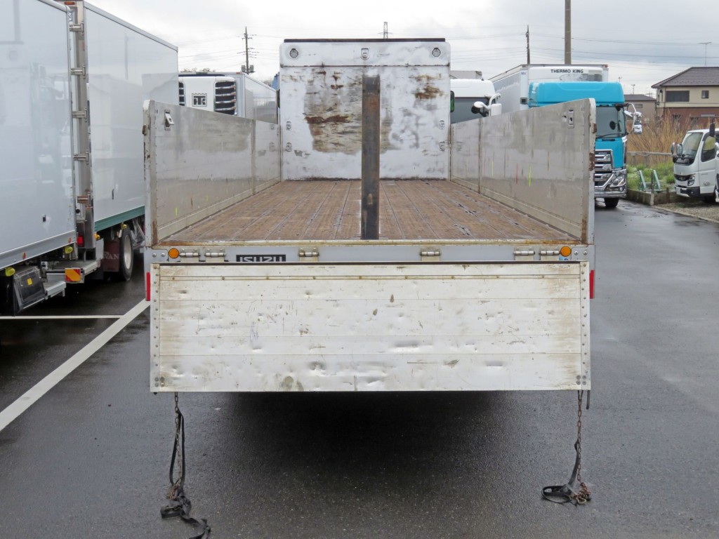 いすゞ ギガ 2PG-CYZ77Cの写真8