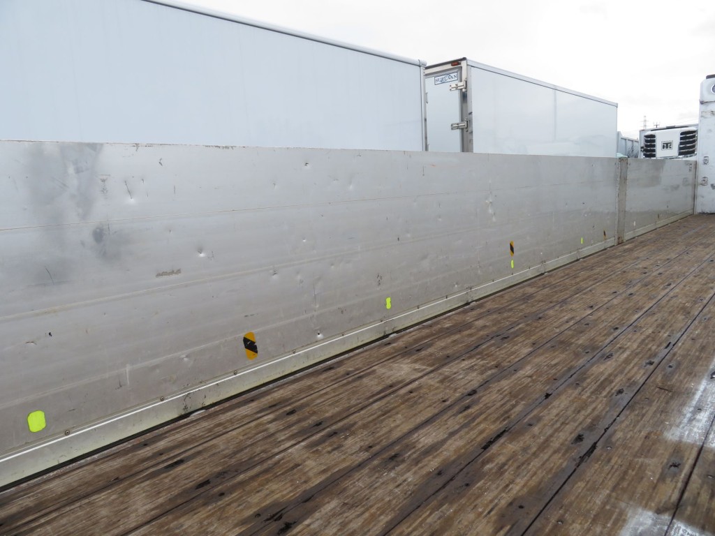 あおり内側の状態です。|いすゞ ギガ 2PG-CYZ77Cの写真39