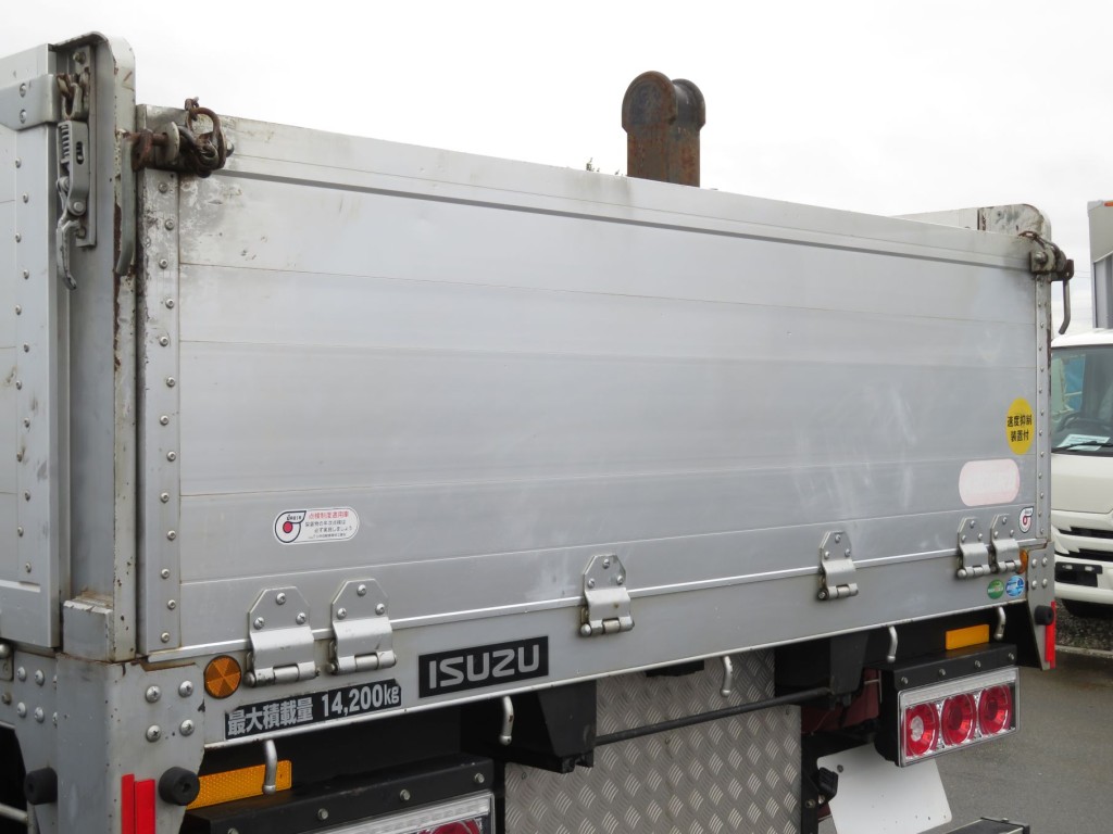 リア廻りの状態です。|いすゞ ギガ 2PG-CYZ77Cの写真44
