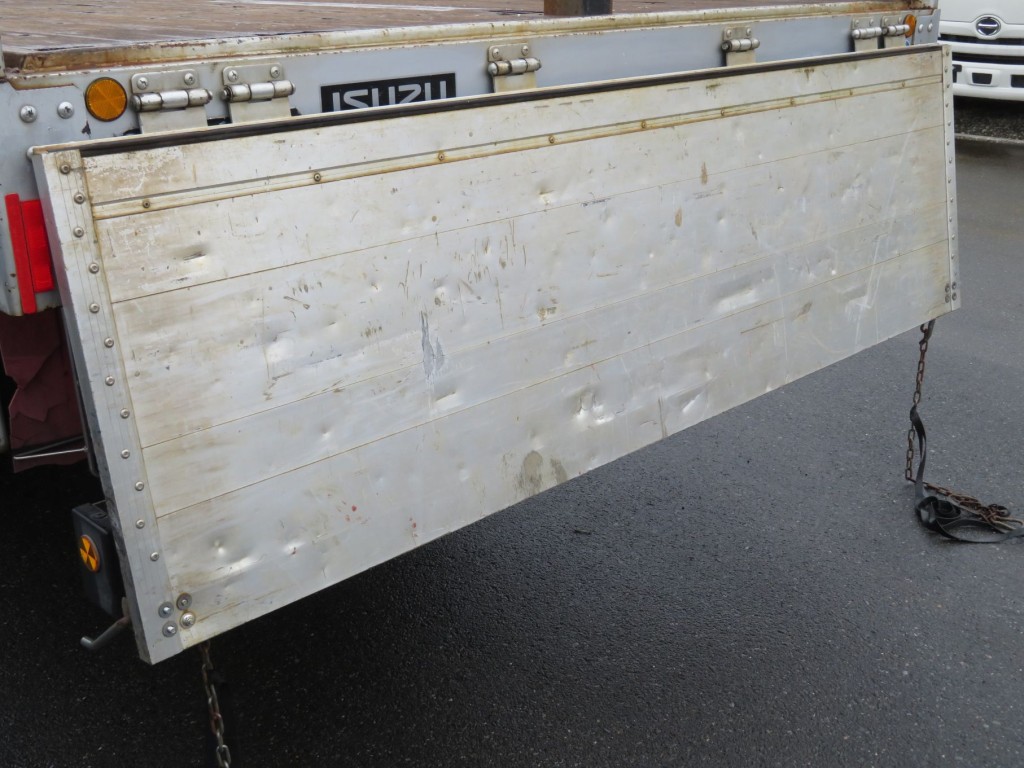 リアあおり内側の状態です。|いすゞ ギガ 2PG-CYZ77Cの写真45