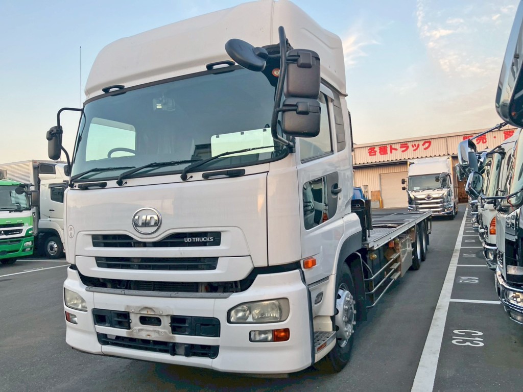 UDトラックス クオン QKG-CD5ZAの写真1