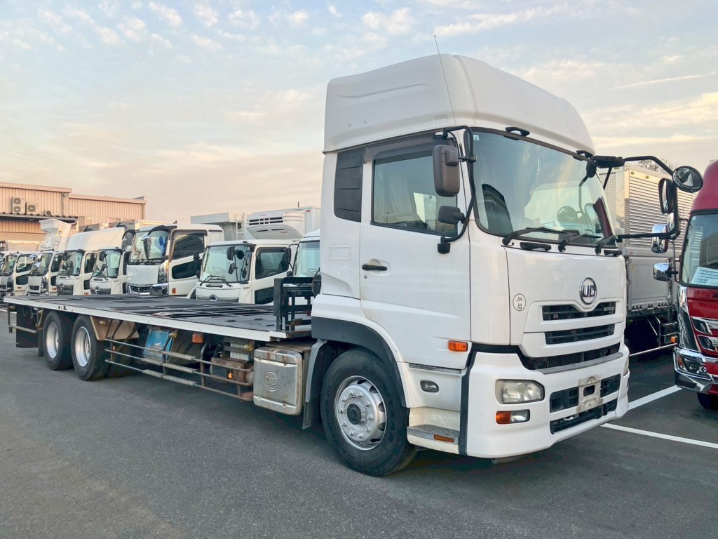 UDトラックス クオン QKG-CD5ZAの写真2