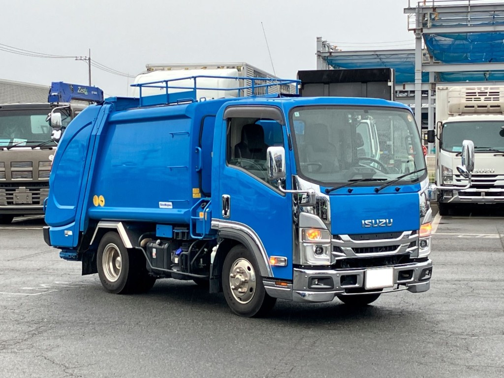 いすゞ エルフ 2RG-NMR88AN(2WD)の写真2