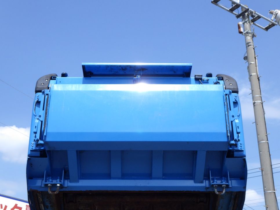汚水タンク裏側の状態です。|いすゞ エルフ 2RG-NMR88AN(2WD)の写真7