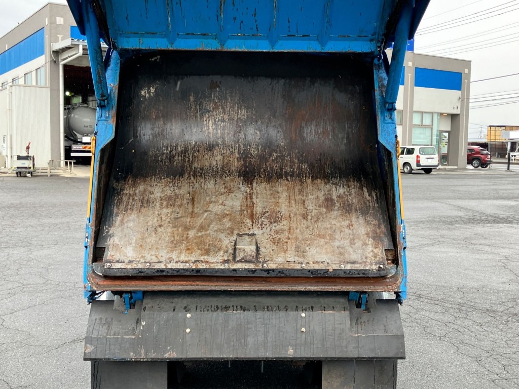 いすゞ エルフ 2RG-NMR88AN(2WD)の写真9