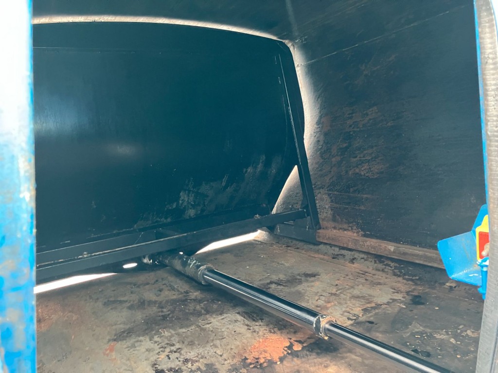 いすゞ エルフ 2RG-NMR88AN(2WD)の写真12