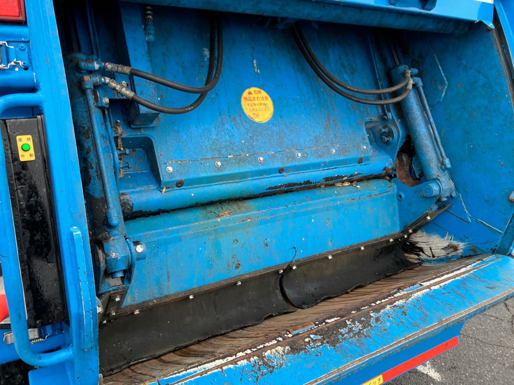 いすゞ エルフ 2RG-NMR88AN(2WD)の写真14