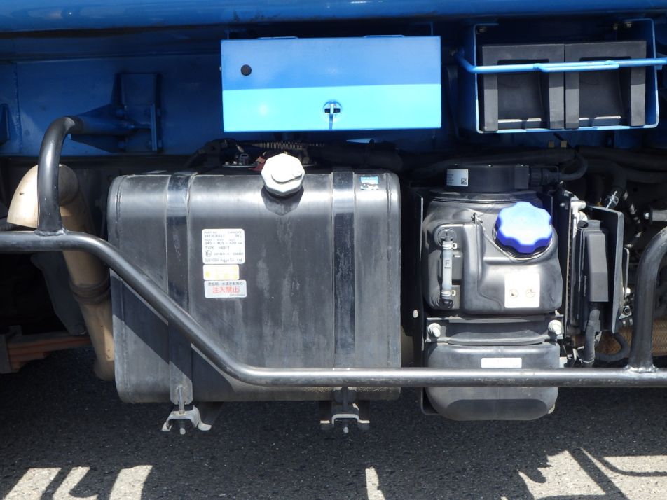 燃料タンクは５０Lです。|いすゞ エルフ 2RG-NMR88AN(2WD)の写真17