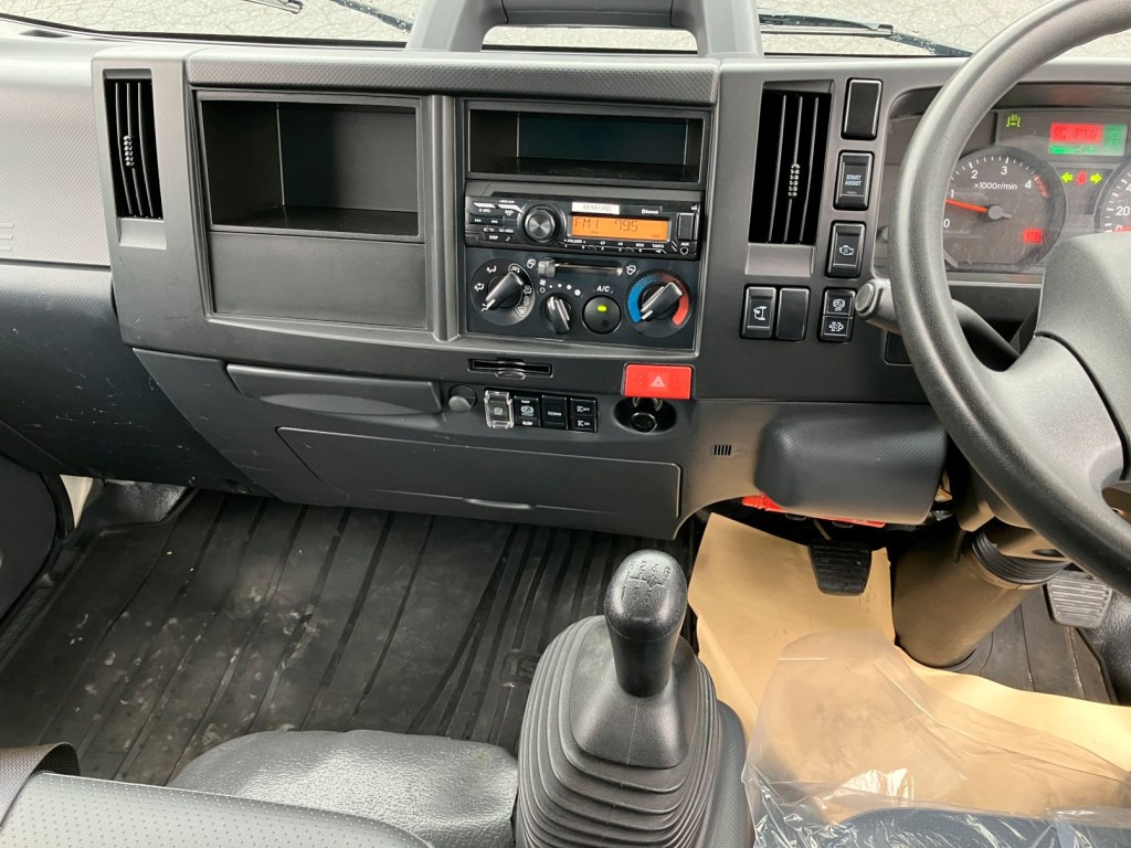 いすゞ エルフ 2RG-NMR88AN(2WD)の写真21