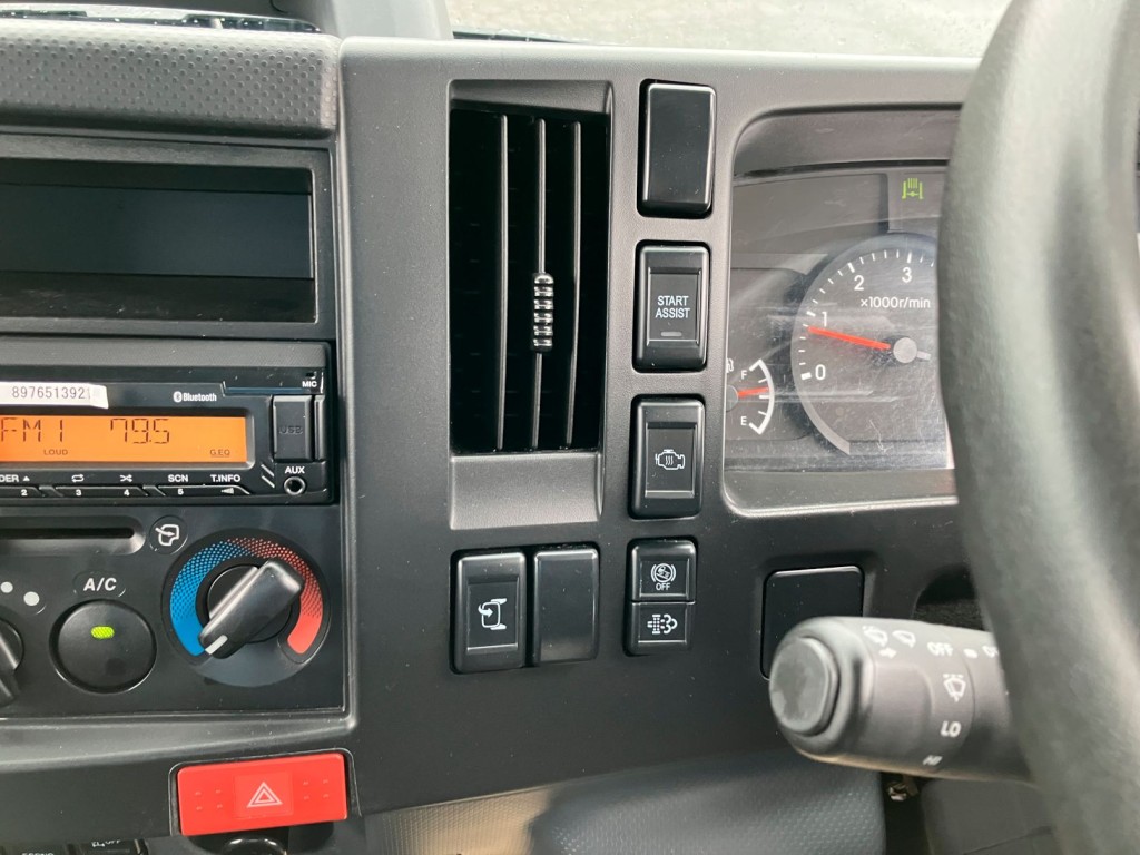 いすゞ エルフ 2RG-NMR88AN(2WD)の写真22