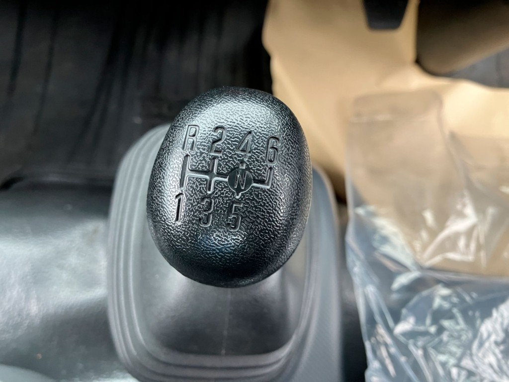 いすゞ エルフ 2RG-NMR88AN(2WD)の写真26