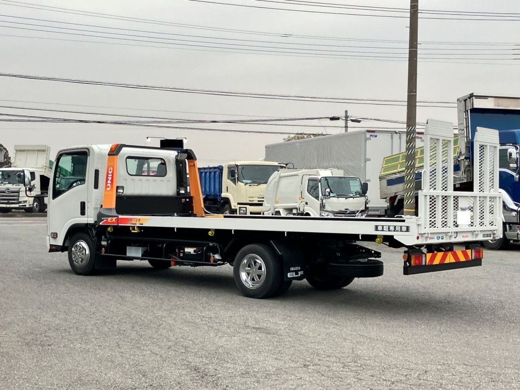 いすゞ エルフ 2RG-NPR88AN(2WD)の写真3