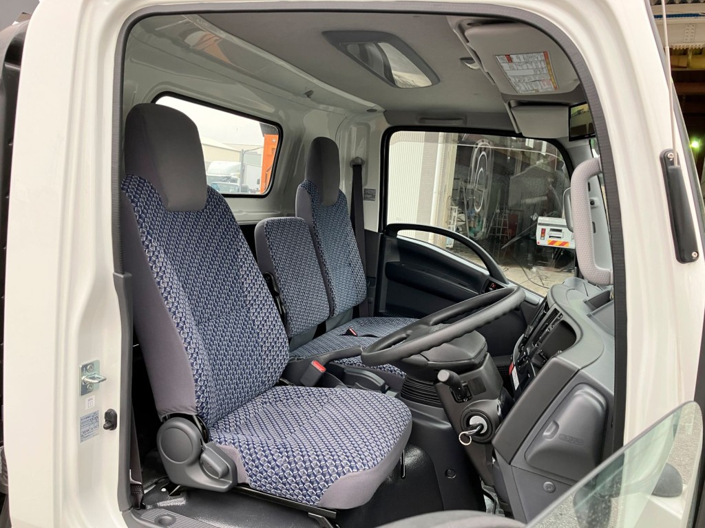 いすゞ エルフ 2RG-NPR88AN(2WD)の写真5