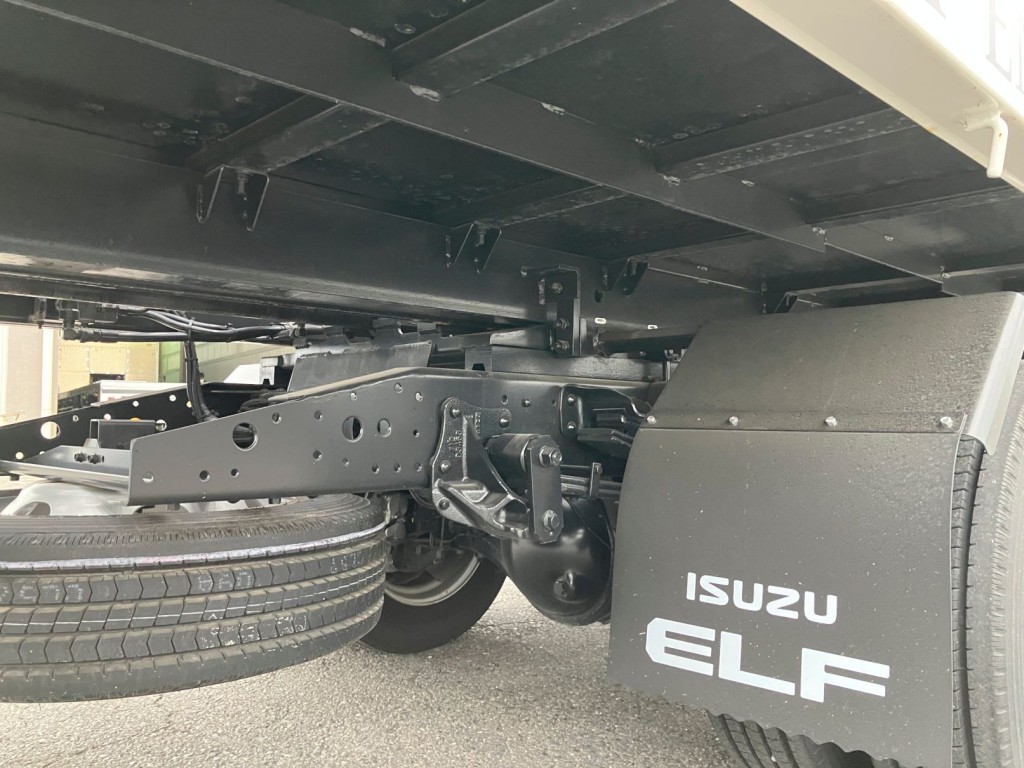 いすゞ エルフ 2RG-NPR88AN(2WD)の写真6