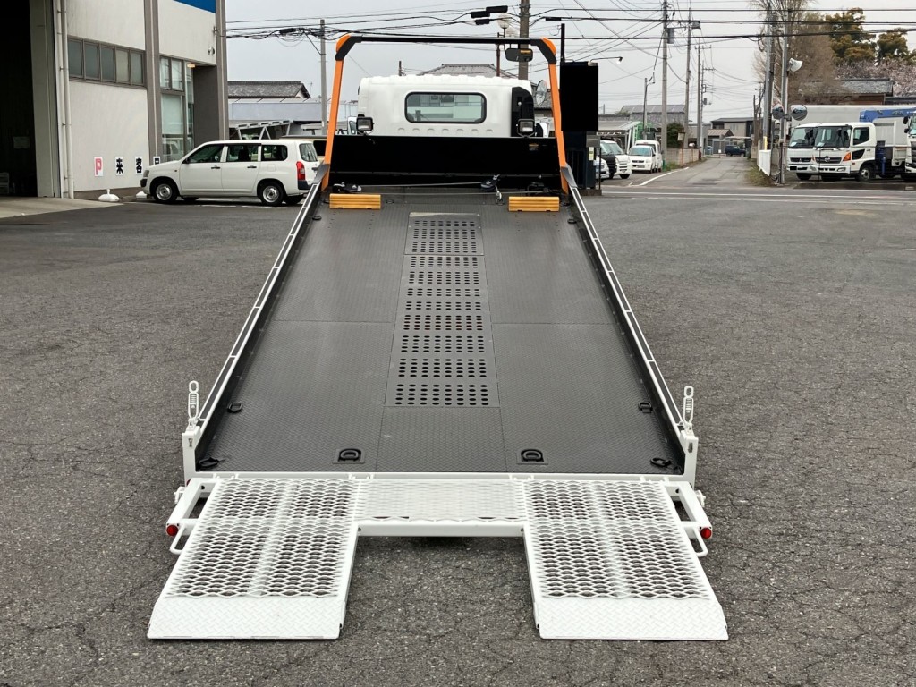 いすゞ エルフ 2RG-NPR88AN(2WD)の写真7