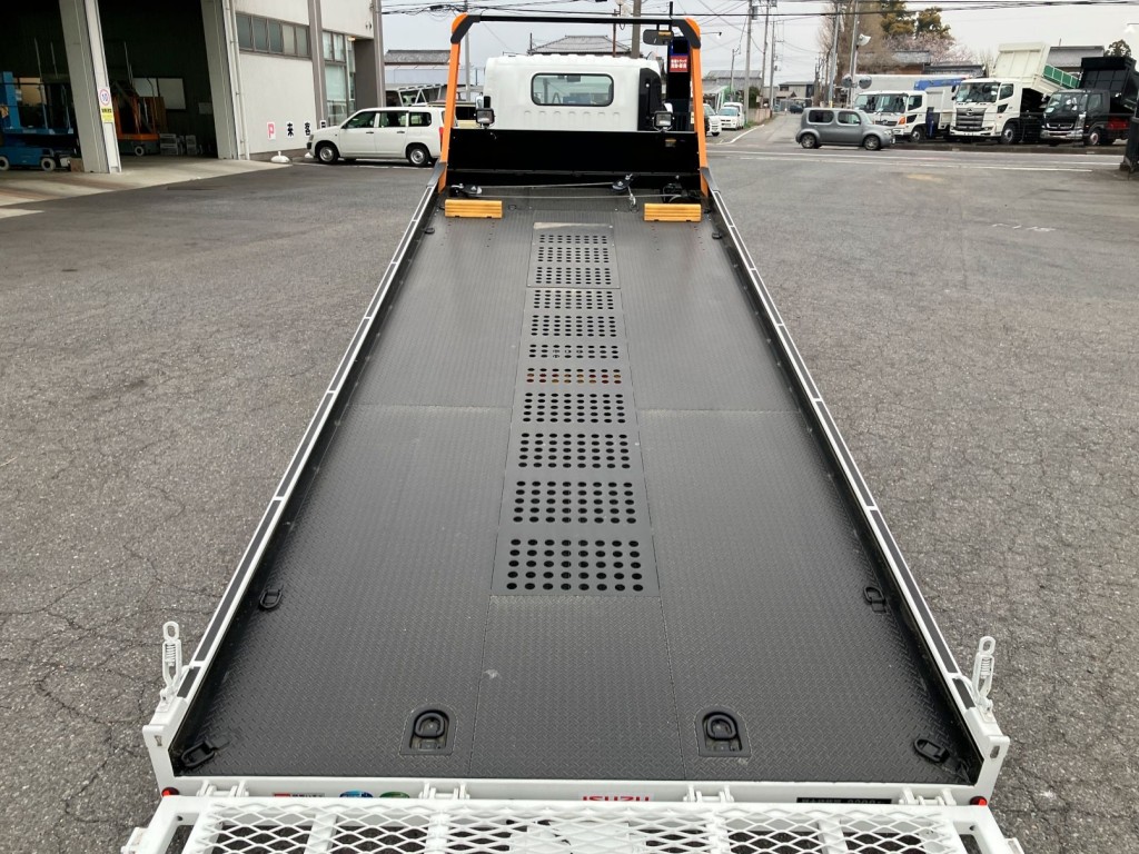 いすゞ エルフ 2RG-NPR88AN(2WD)の写真8