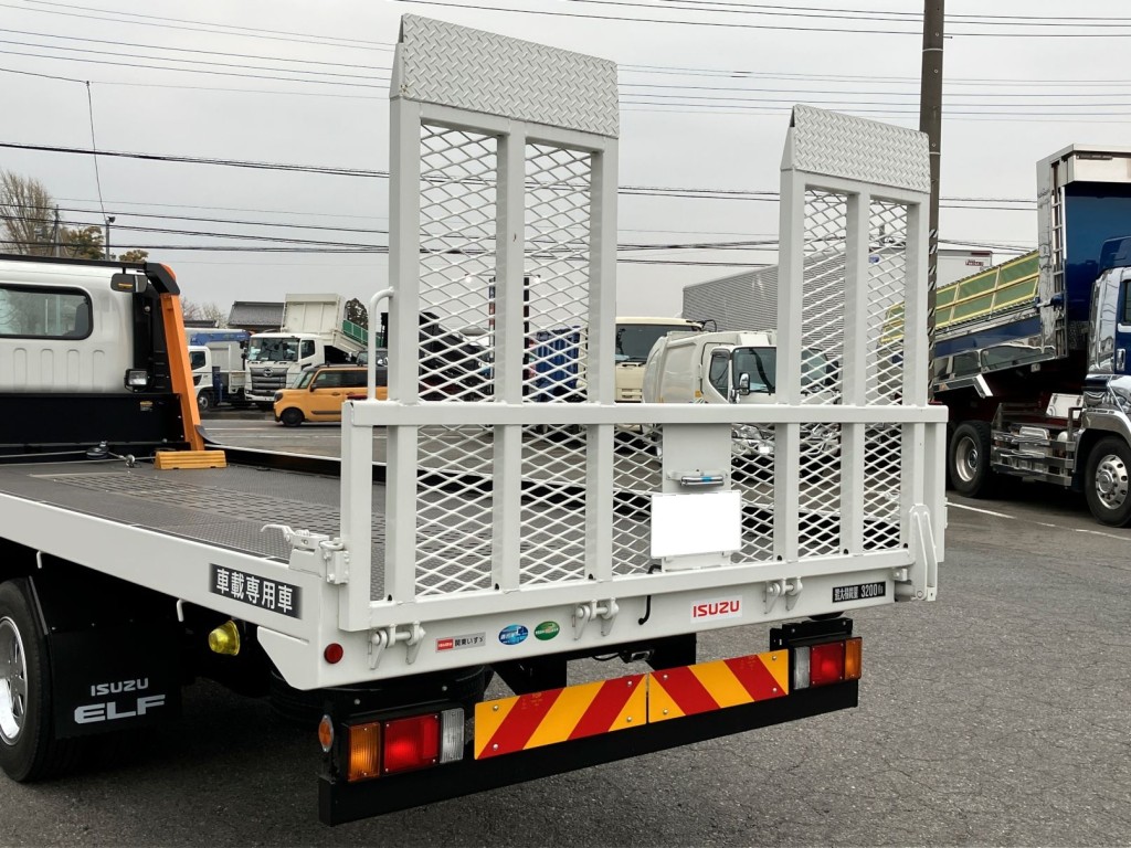 いすゞ エルフ 2RG-NPR88AN(2WD)の写真13