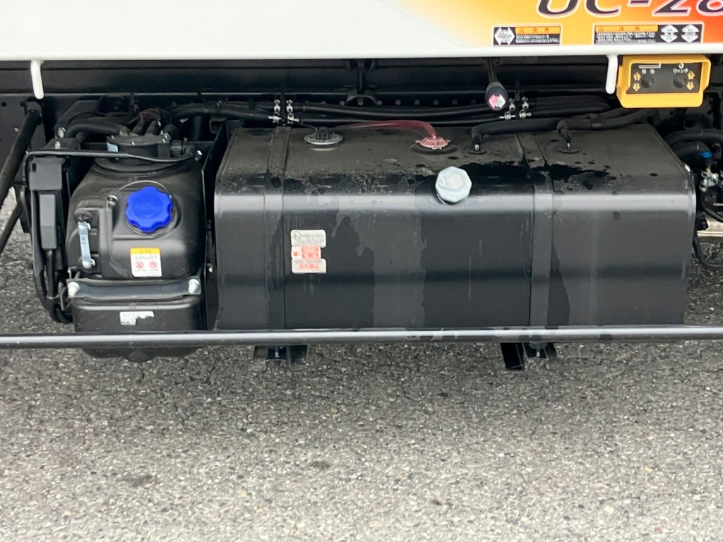 いすゞ エルフ 2RG-NPR88AN(2WD)の写真15