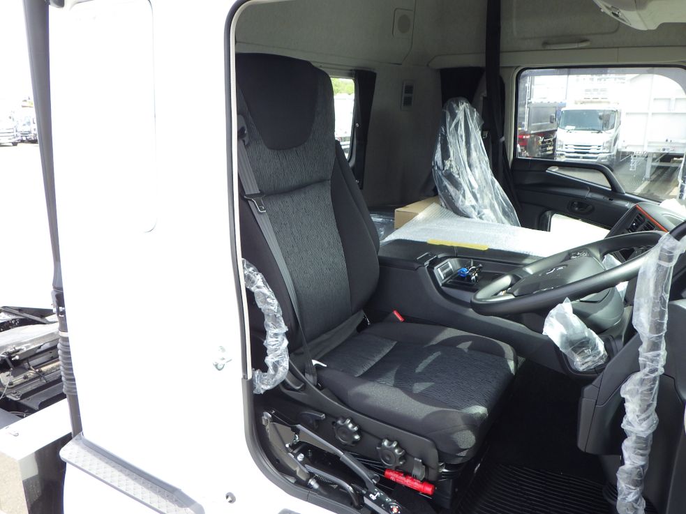 乗車定員は２名です。|三菱 スーパーグレート 2RG-FP84VDRの写真6