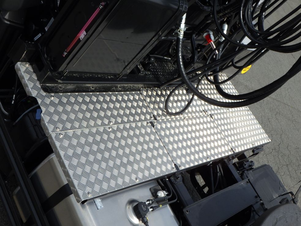 踊り場の状態です。|三菱 スーパーグレート 2RG-FP84VDRの写真9